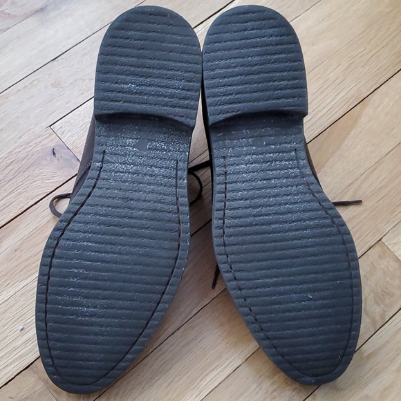 Chukka Fancy Grain Boots - Picture 5 of 5